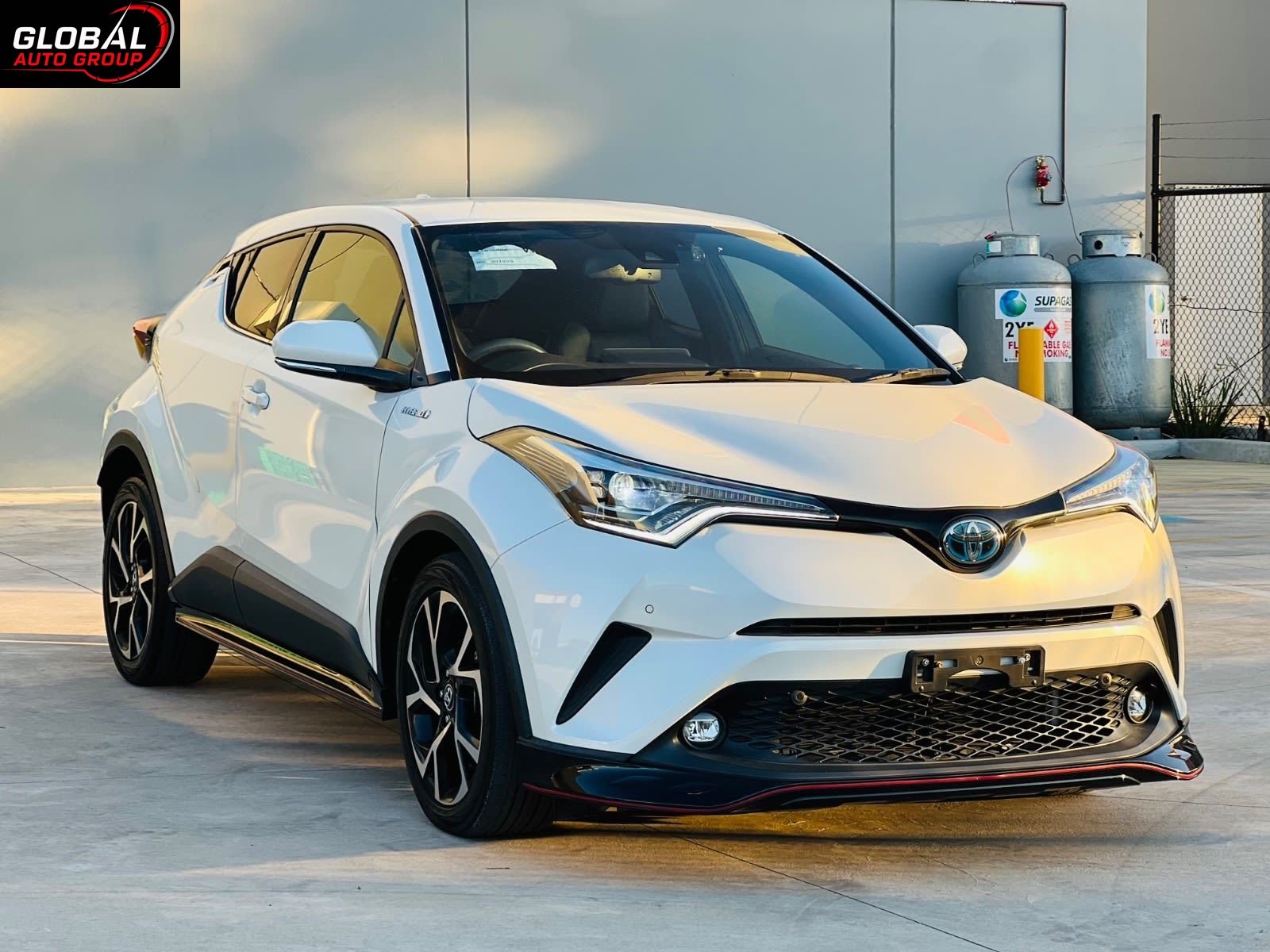 imgi_30_2018_toyota_c_hr_Used_1