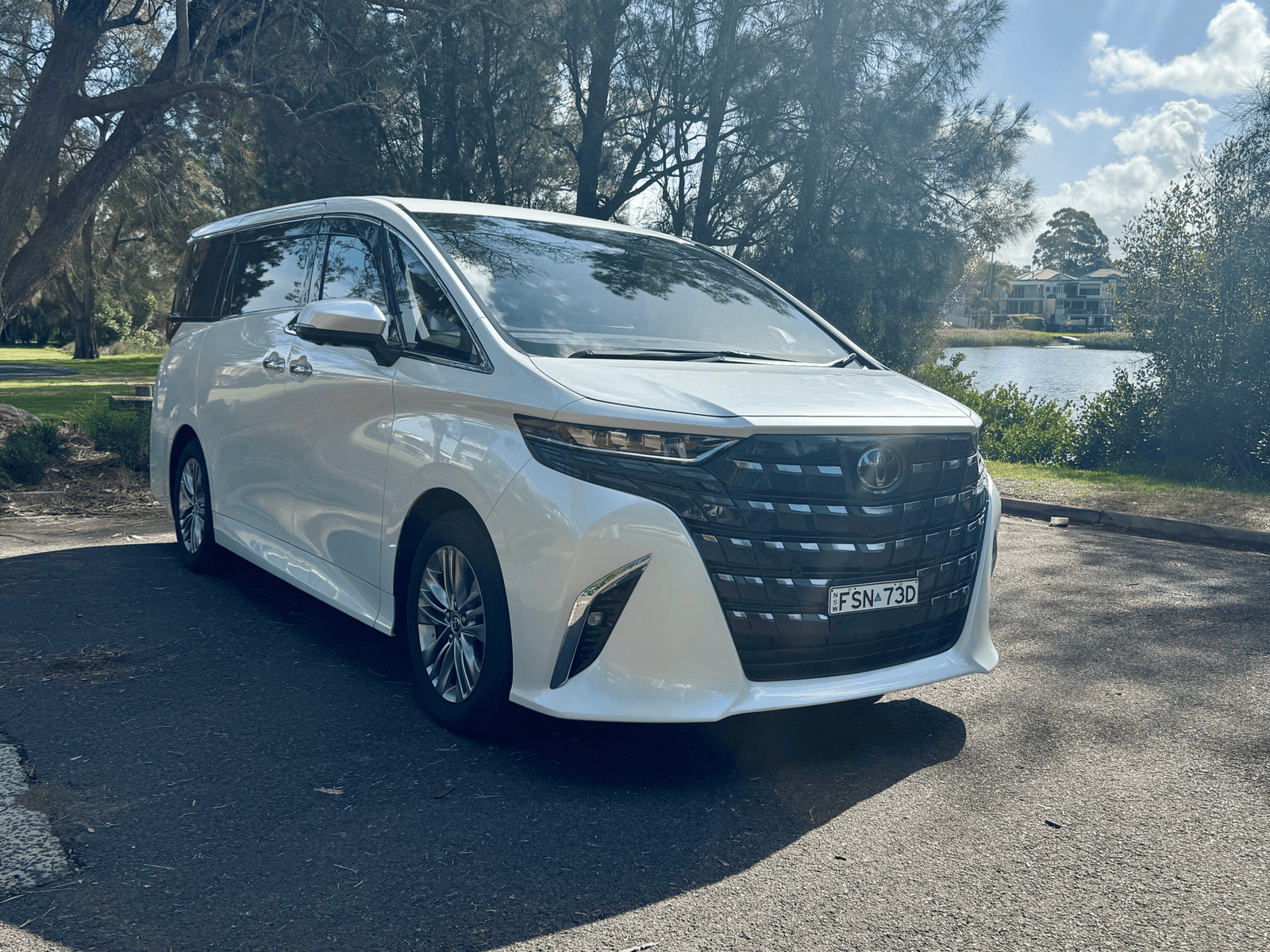 ALPHARD-WHITE-1
